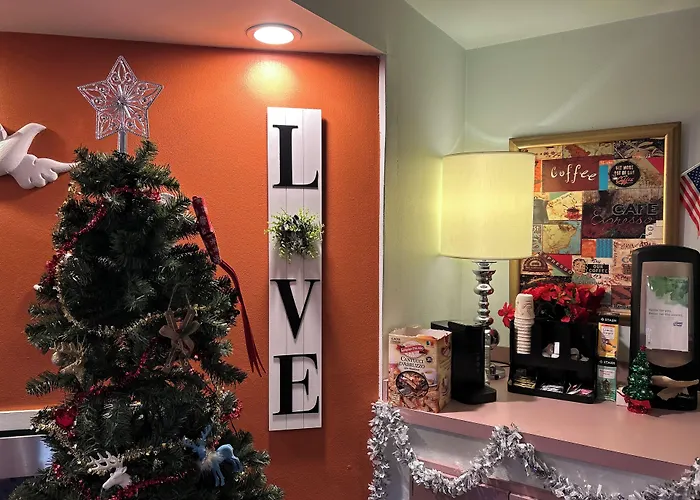 Inn of the Dove: Romantic Luxury Suites with Jacuzzi & Fireplace Harrisburg