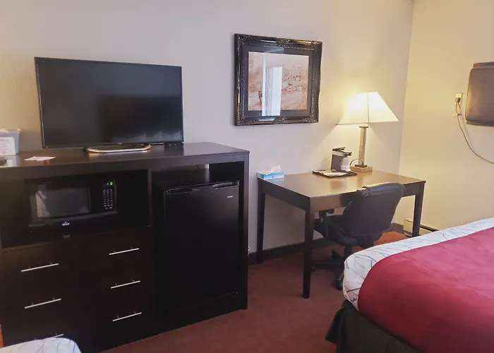 Blackstone Lodge And Suites