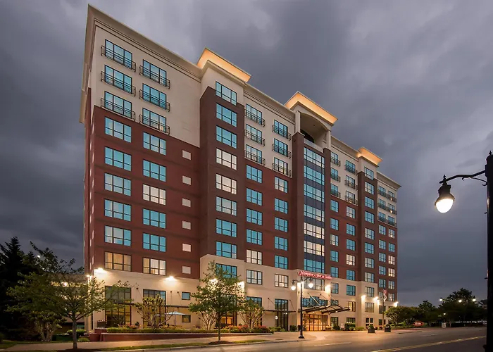 Hampton Inn & Suites National Harbor/Alexandria Area