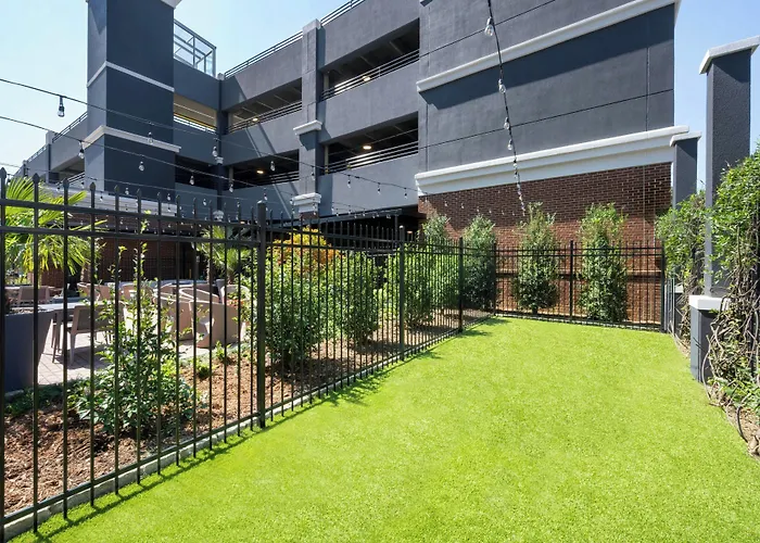 Courtyard By Marriott Athens Downtown Hotel