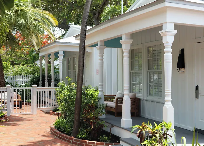 Lighthouse Hotel - Key West Historic Inns