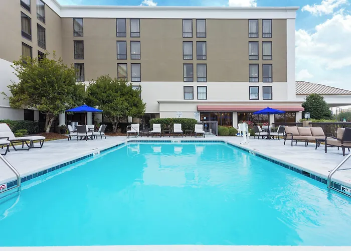 Holiday Inn Express & Suites Wilmington-University Center By Ihg