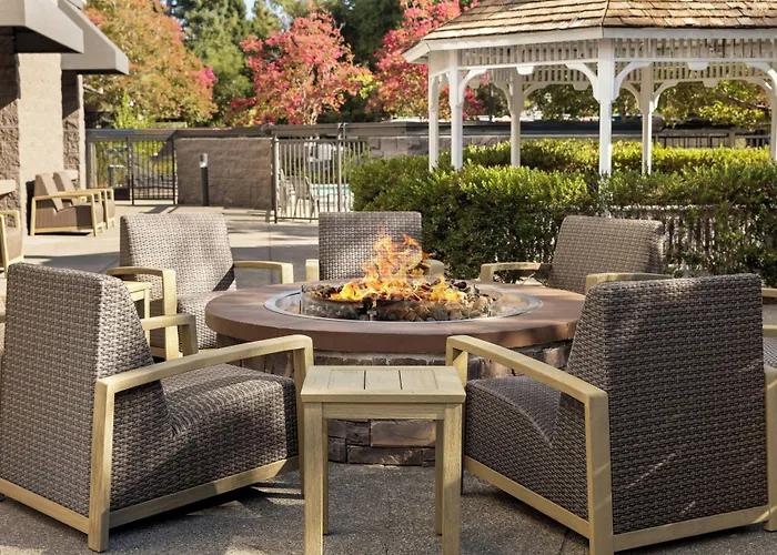 Courtyard By Marriott Santa Rosa Hotel