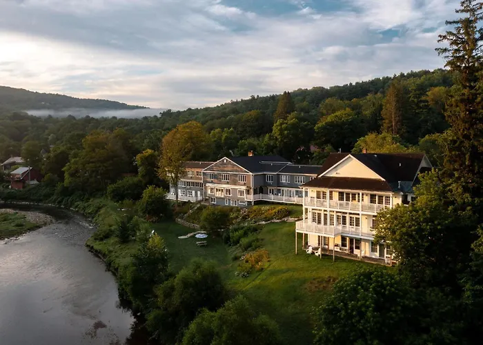 The Shire Woodstock Hotel