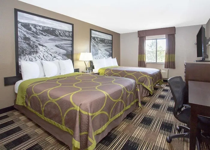 Super 8 By Wyndham Billings Hotel