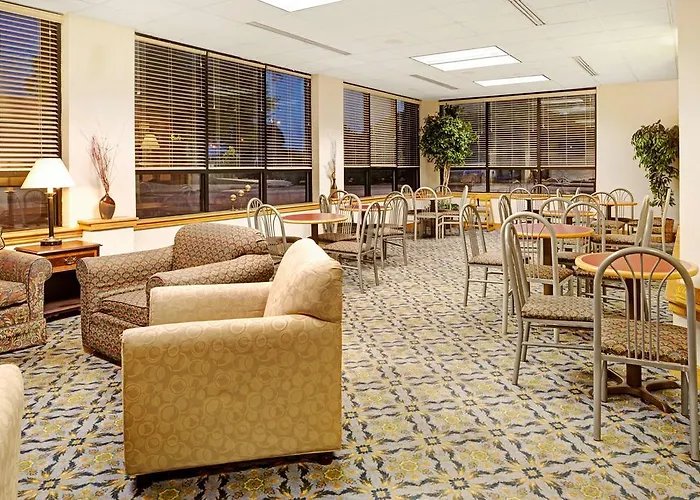Baymont Inn & Suites Omaha