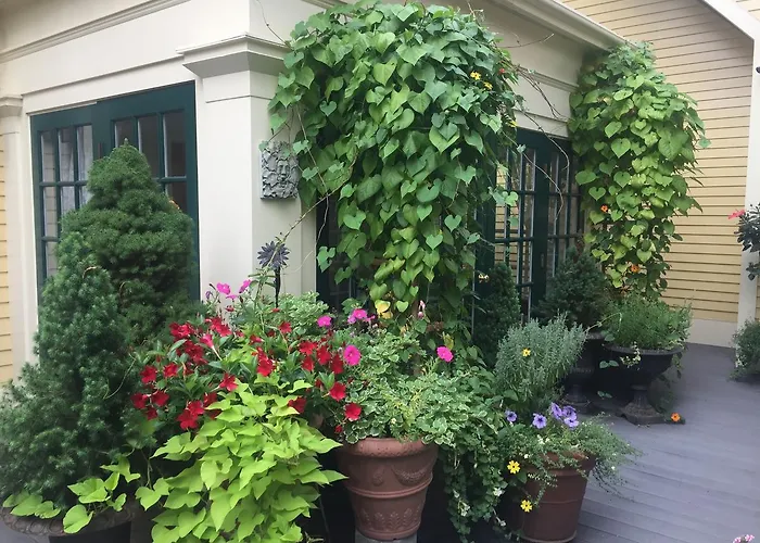 Mary Prentiss Inn