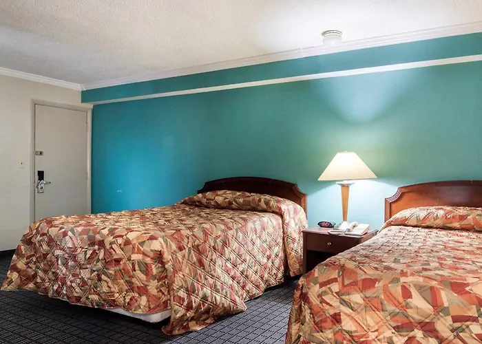 Rodeway Inn Syracuse Carrier Circle