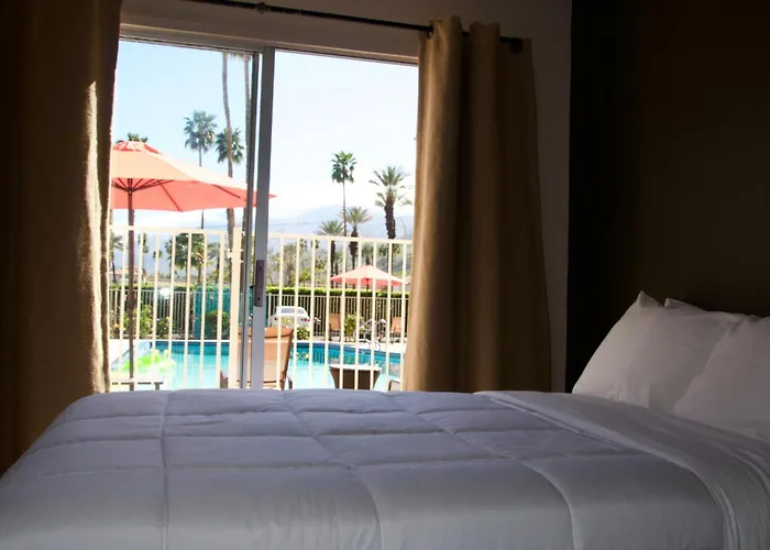 Delos Reyes Palm Springs