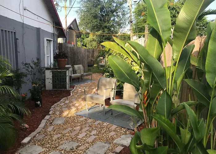 Inn Leather Guest House-Gay Male Only Fort Lauderdale