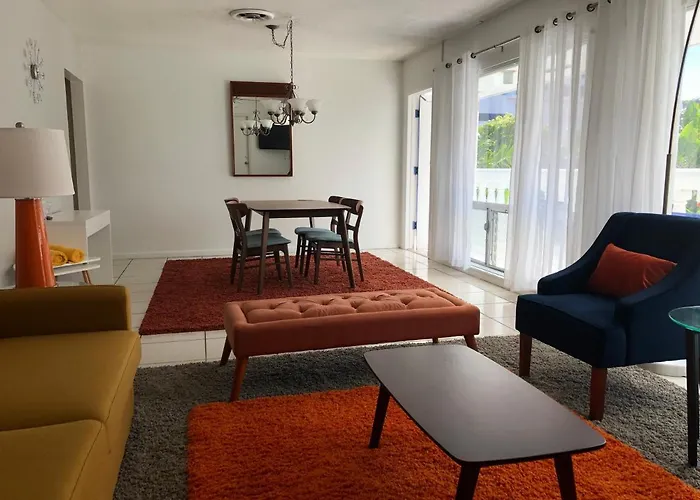 Cheston House - Clothing Optional All Male Guesthouse Fort Lauderdale