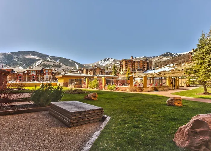 Superior Ski In Ski Out, Top Floor Penthouse, Pool, Hot Tubs Conde Nast Forbes Award Winner B508 Park City